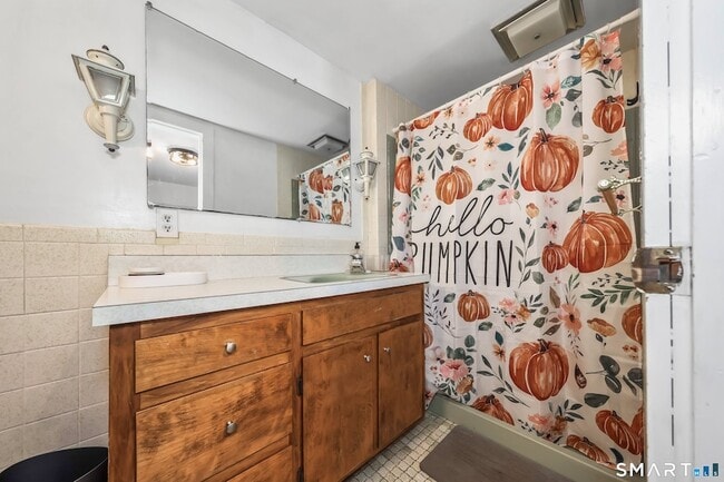 Building Photo - 62 Church St