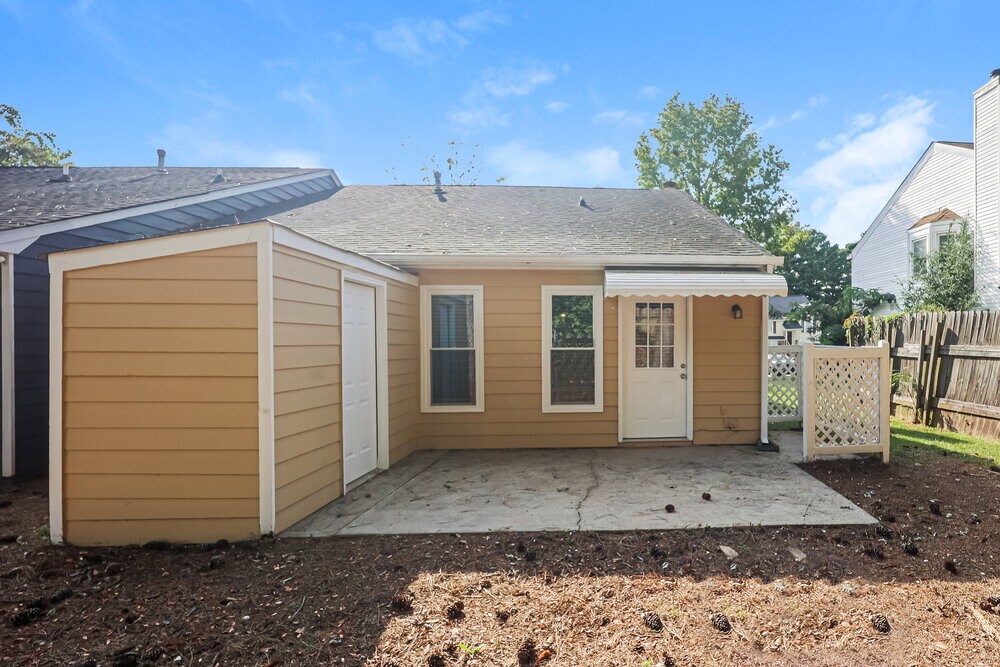 Building Photo - 8062 S Bay Ct
