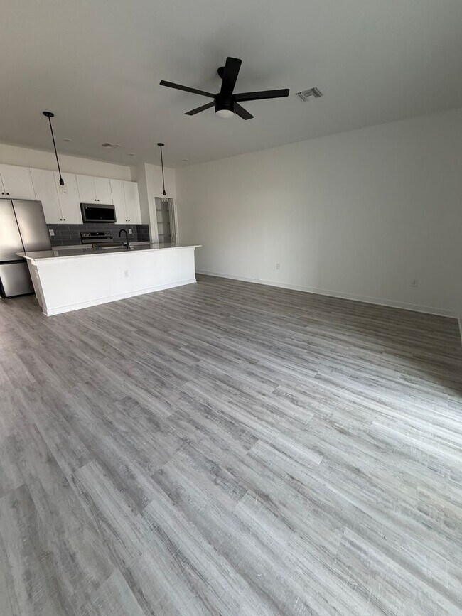 Building Photo - 4617-4619 27th Street Southwest