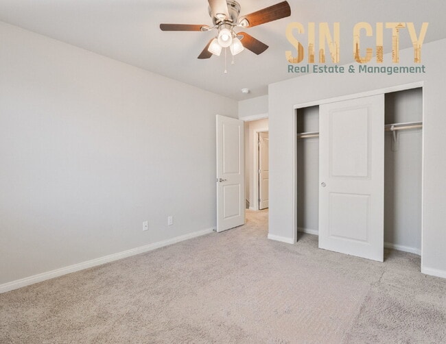Building Photo - "Spacious 4-Bedroom Oasis with 2.5 Baths i...
