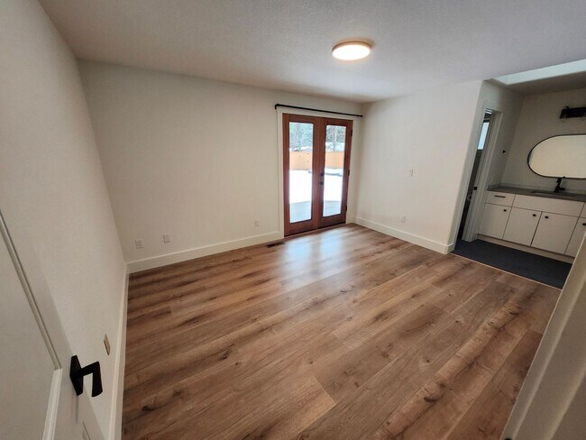 Building Photo - Modern and Remodeled SF Home in Southwest ...