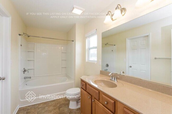Building Photo - 10211 Daniel Dwayne Dr