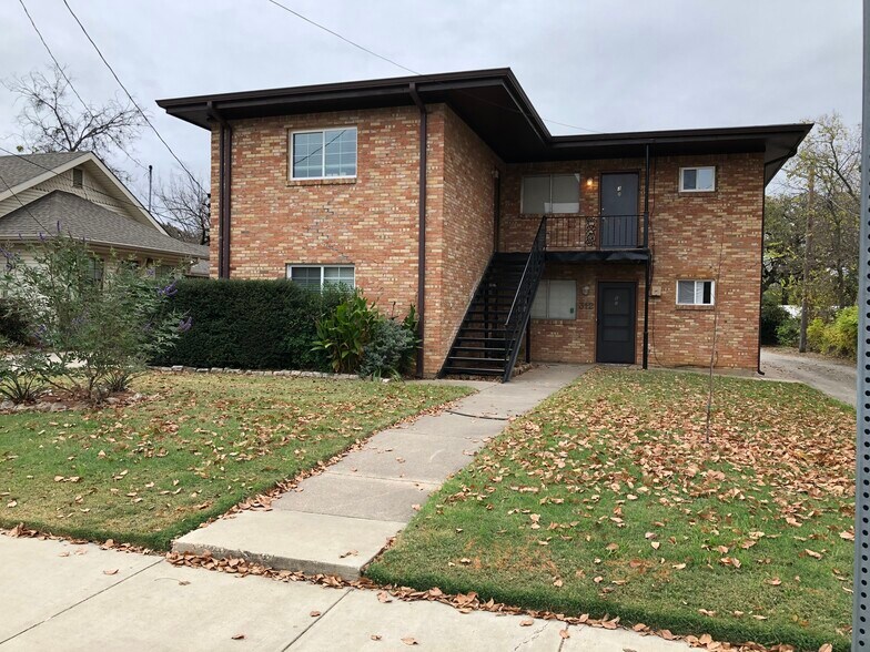 Yard - 312 Jagoe St