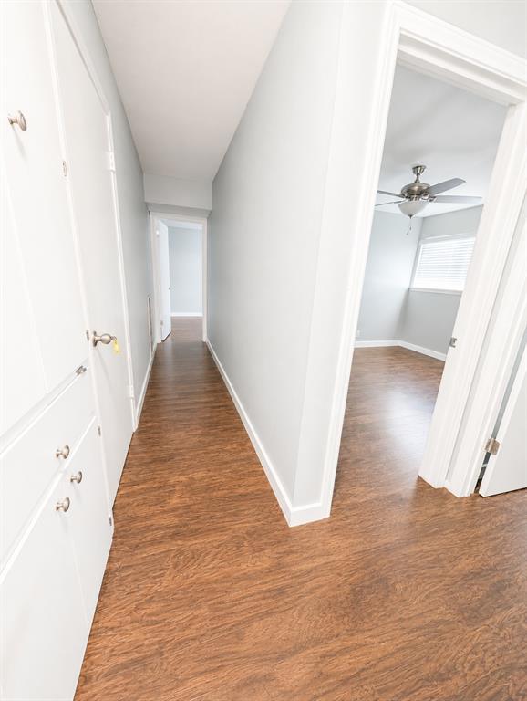 Building Photo - 305 Starbright Dr