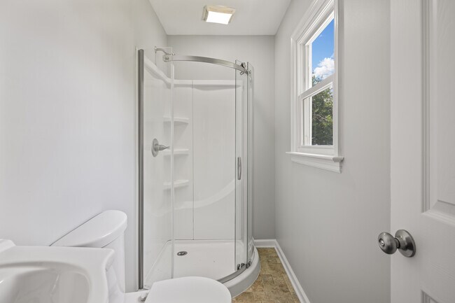 Building Photo - 5712 Sara Kay Dr
