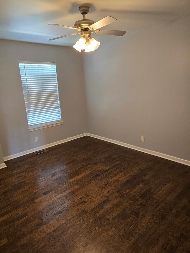 Building Photo - 14030 Danbury Dr