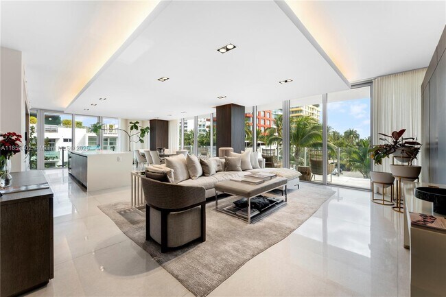 Primary Photo - 1 Collins Ave
