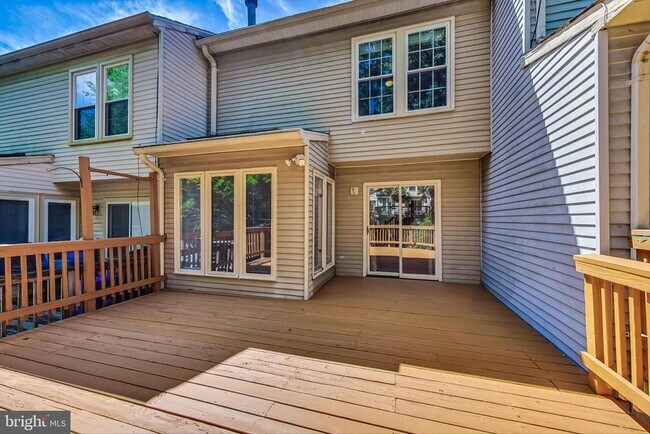 Building Photo - 5 Drumcastle Ct