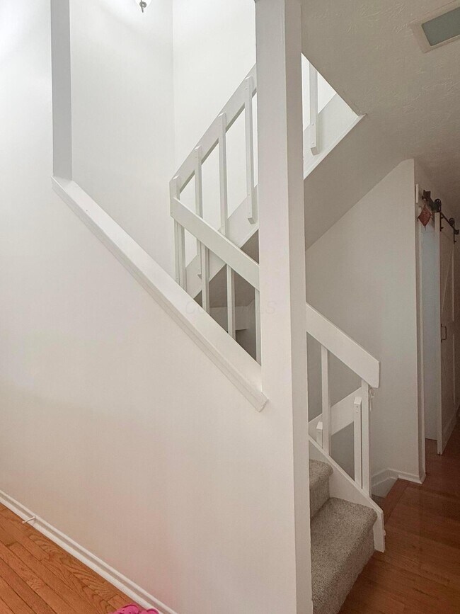 Building Photo - 115 Corbins Mill Dr