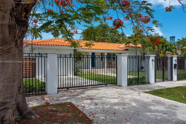 Building Photo - 501 SW 19th Rd