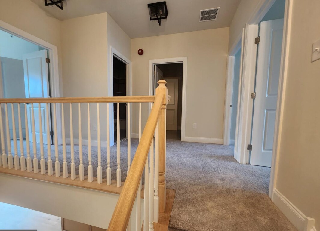 Building Photo - 328 Foxtail Ln