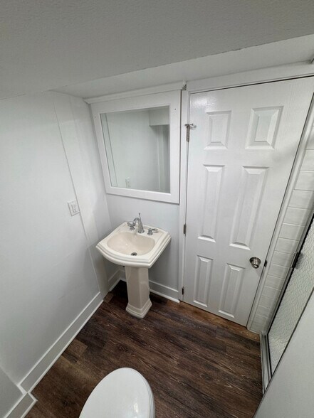 Building Photo - 3521 Oak Ave