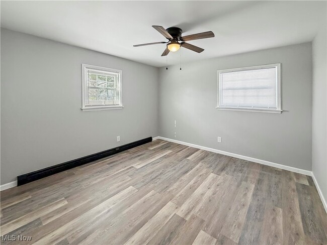 Building Photo - 54 Juanita St