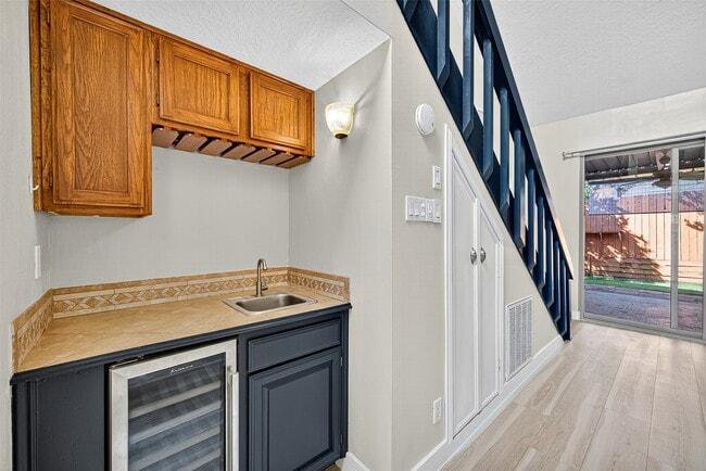 Building Photo - 2026 Ashford Hollow Ln