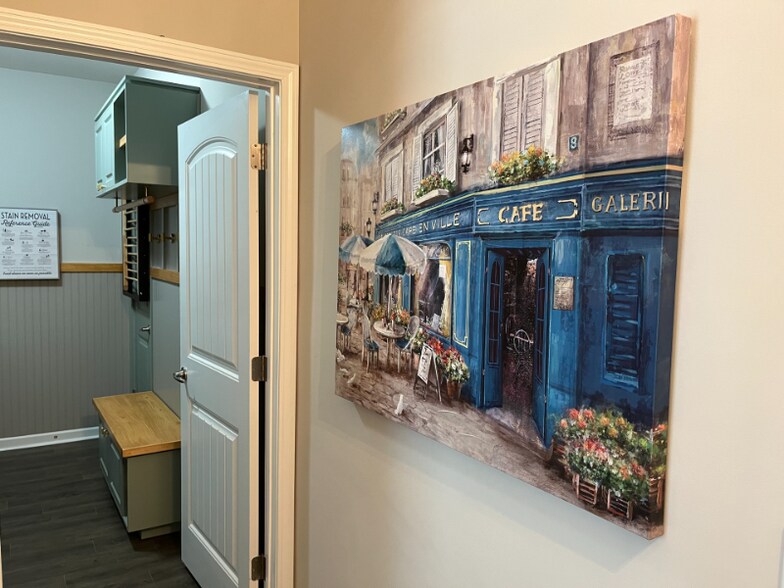 Building Photo - 331 Sonoma Dr