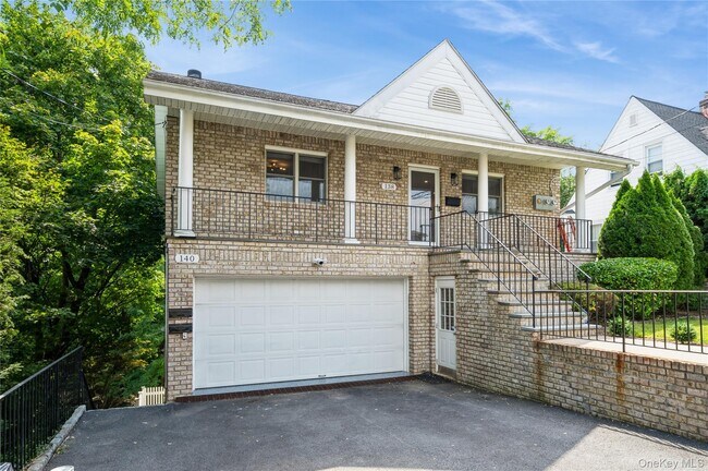 Primary Photo - 140 Woodside Ave