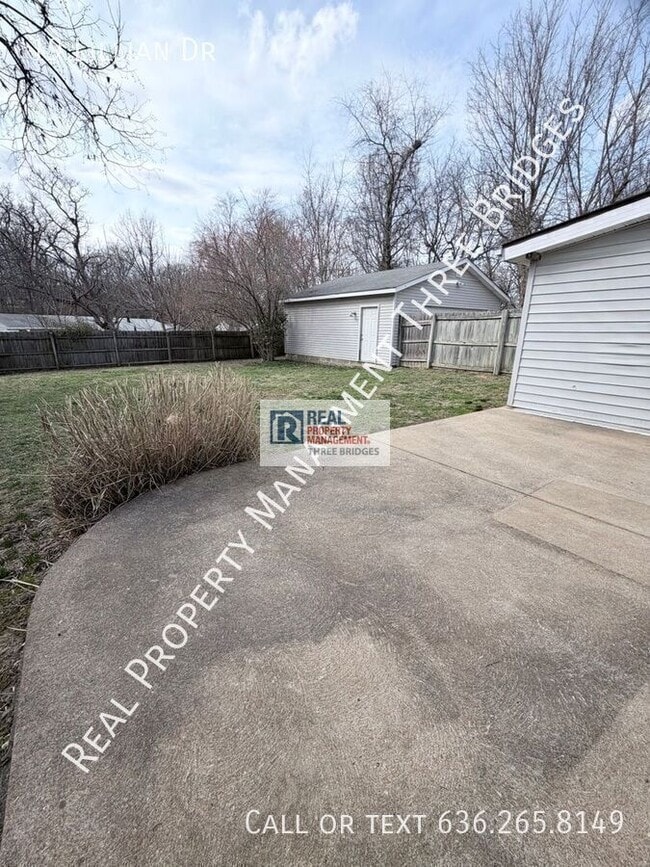 Building Photo - 19 Lillian Dr