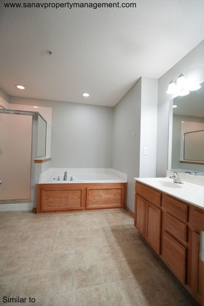 Building Photo - "Spacious 3 Bedroom, 2.5 Bath Townhome in ...