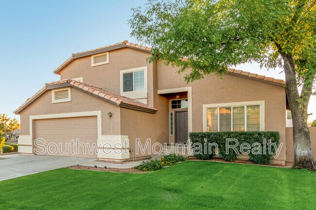 Building Photo - 1523 S Vine St