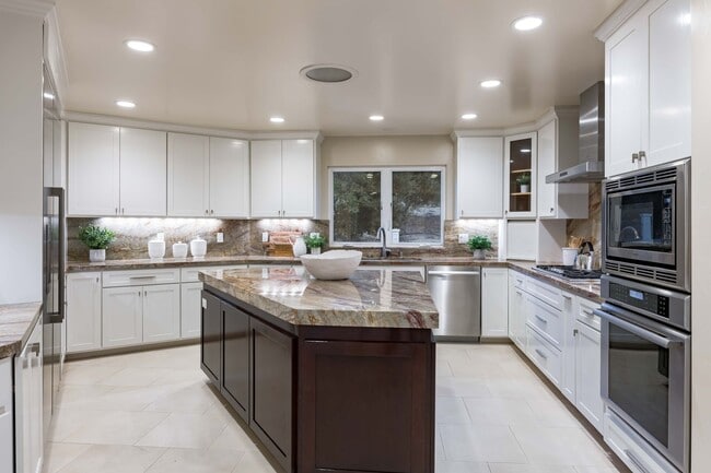 Building Photo - Meticulously Upgraded Los Altos Estate on Over an Acre
