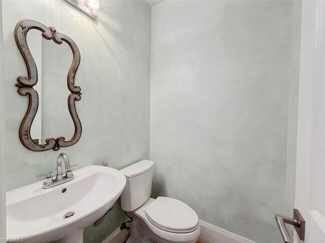 Building Photo - 6772 Southern Oak Ct