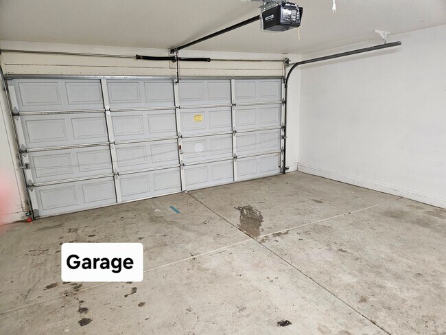 Building Photo - 4 BRM, 2 BA. HOME IN VAL VISTA PLACE in GI...