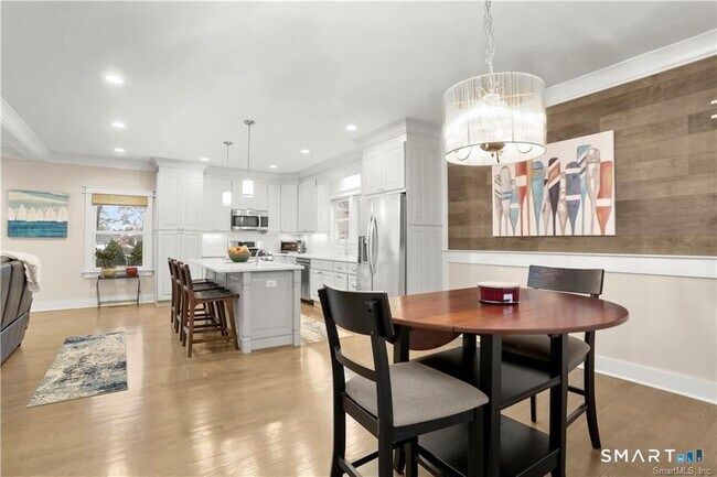 Building Photo - 69 Weed Ave