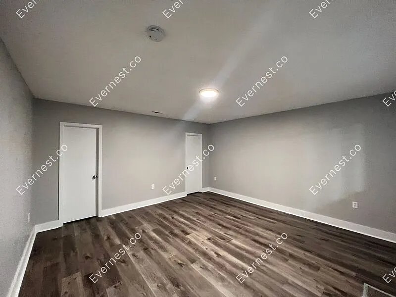 Building Photo - 524 Pollock St