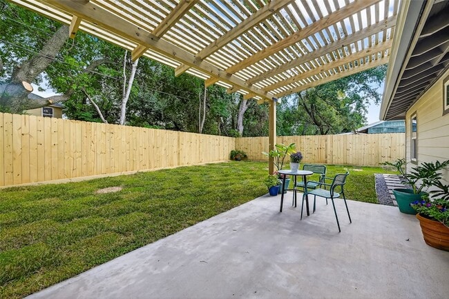 Building Photo - 4030 Woodshire St