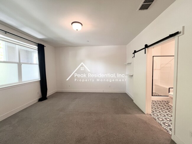 Building Photo - Elevated Luxury Living in This Updated 3BD/3.5BA Downtown Home with Private Rooftop