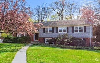 Building Photo - 25 Chester Dr