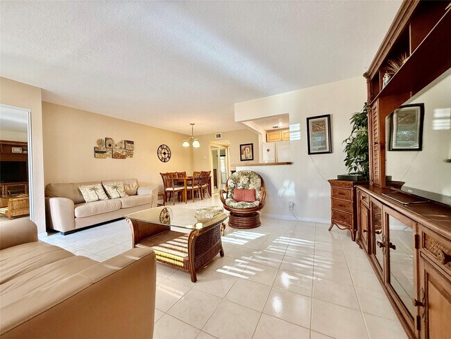 Building Photo - 42 Tilford C