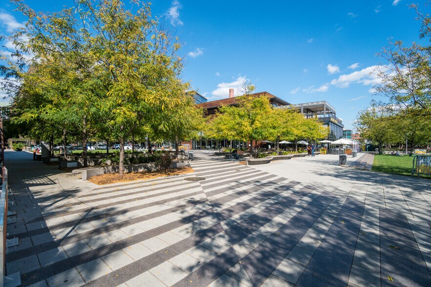Near Everything you want! - 1025 1st St SE