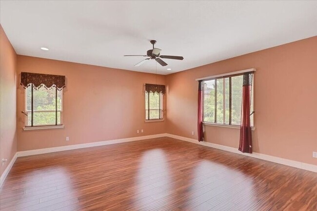 Building Photo - 208 Otter Glen Ct