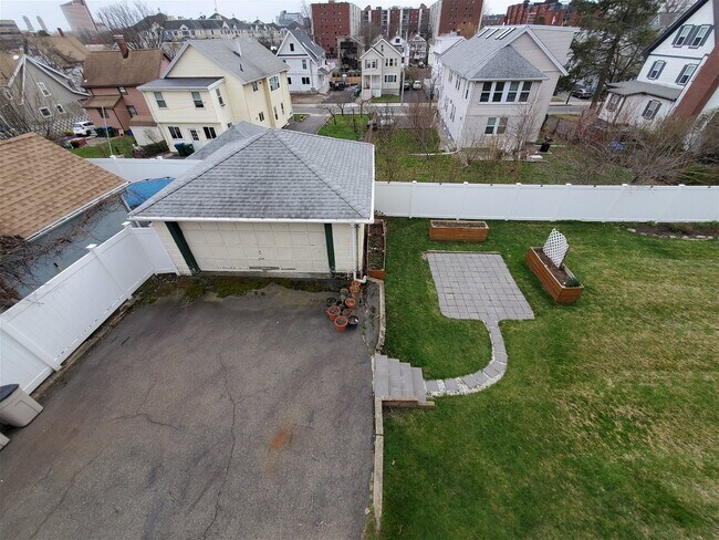 Building Photo - 22 5th Street Apt #2, Medford, MA 02155 - ...