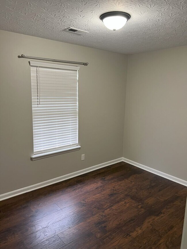 Building Photo - 3-Bedroom Home in Desirable Fields of Lancassange, Jeffersonville