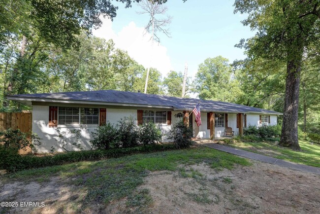 Building Photo - 108 Frances Ave