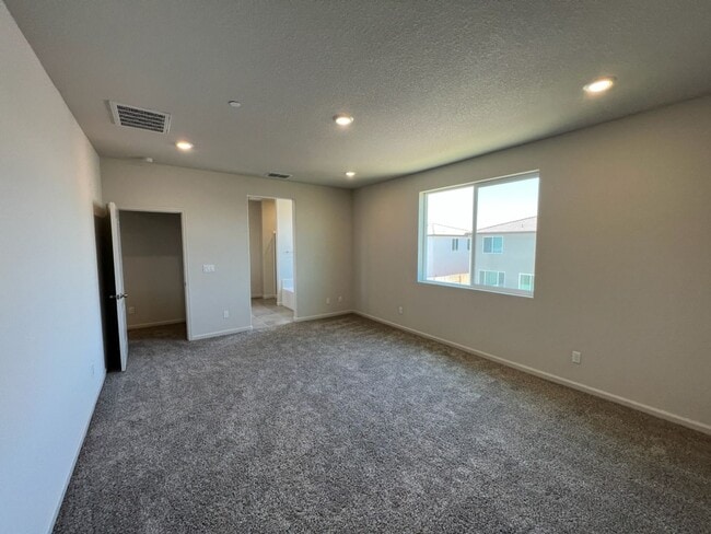 Building Photo - 4-bedroom two story plus a bonus loft!