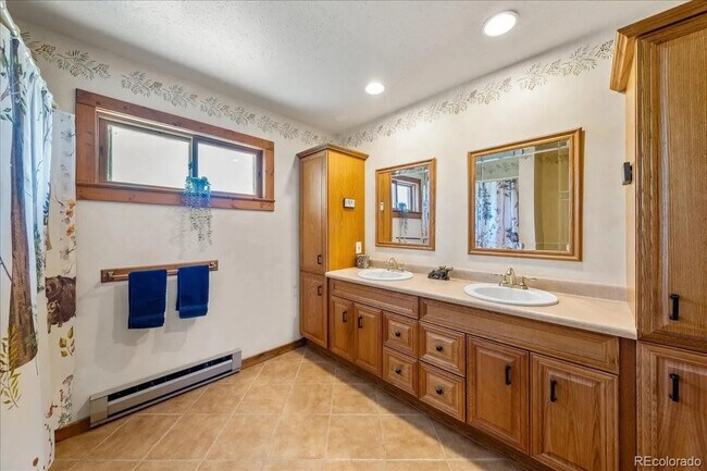 Building Photo - 457 Spruce Mountain Dr