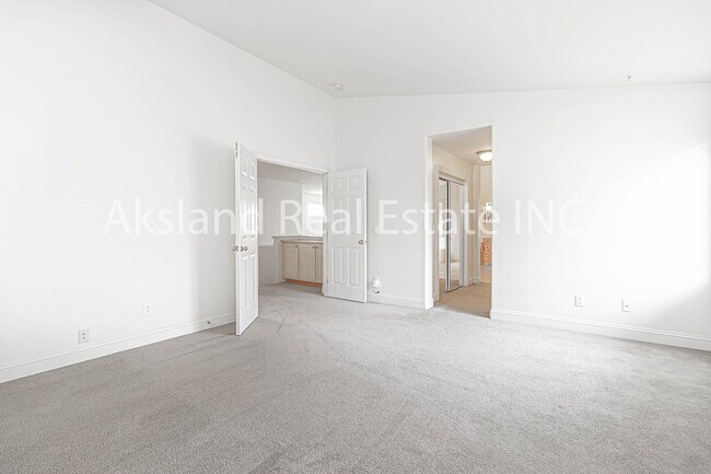 Building Photo - 813 Boulder Ave