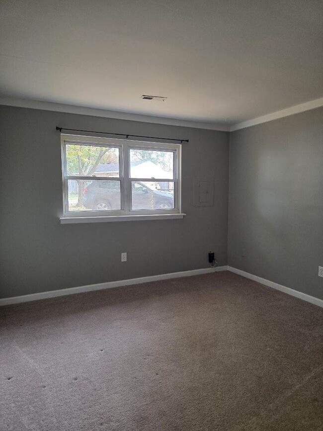 Building Photo - Woodland Trails