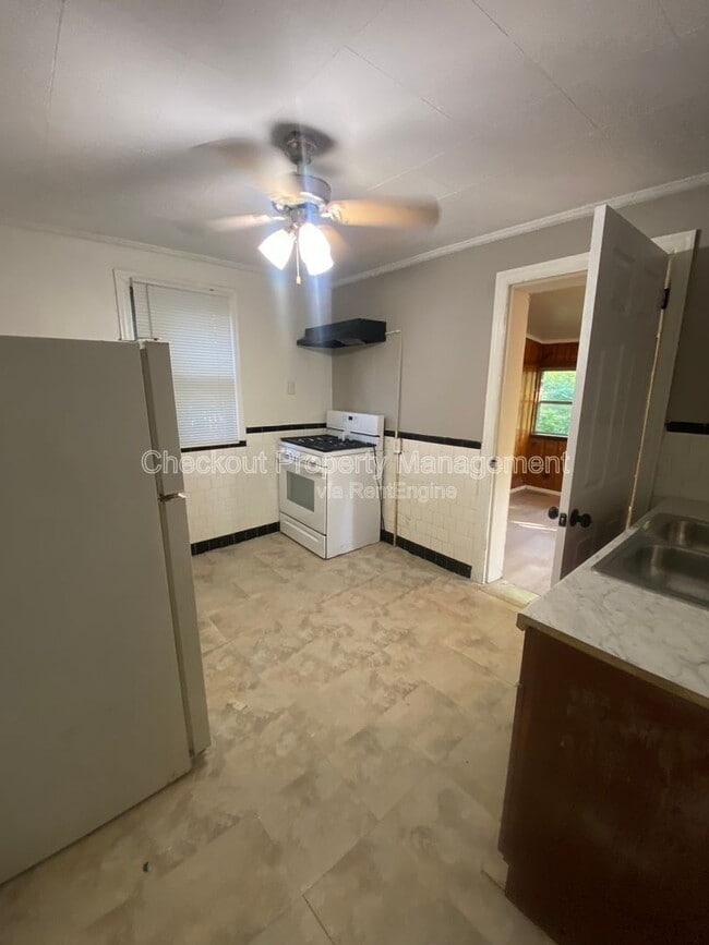 Building Photo - 5516 Fairridge Ct