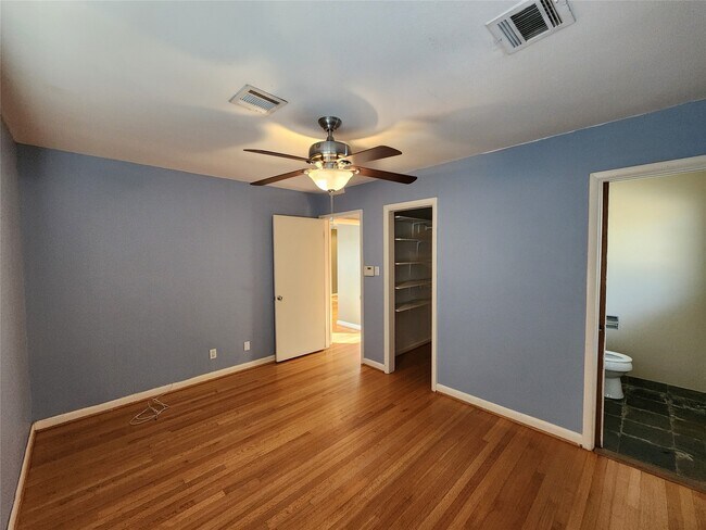 Building Photo - 6418 Woodbrook Ln