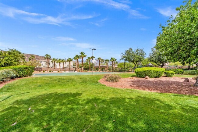 Building Photo - Stunning 5-Bedroom Home on the 12th Hole of Arroyo Golf Course in Red Rock Country Club