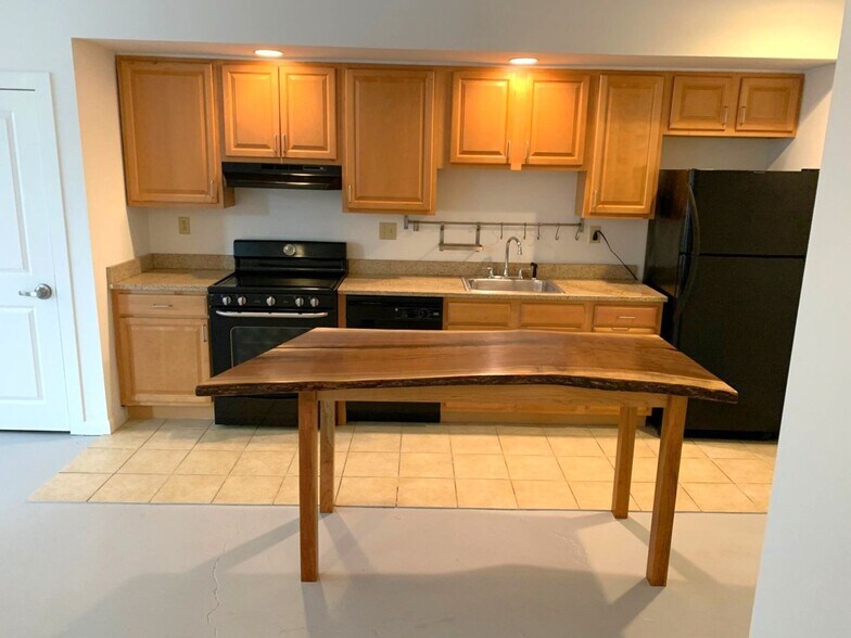 Building Photo - 79 Washington St