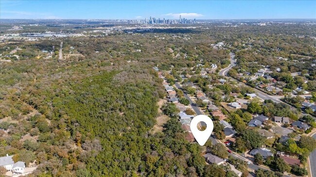 Building Photo - 6300 London Dr