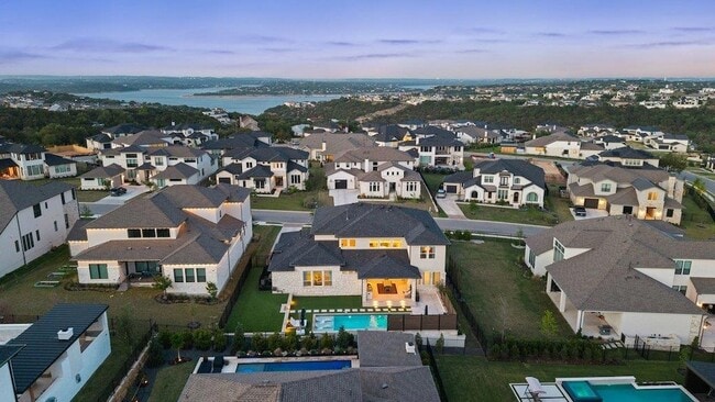 Building Photo - 802 Geiger Path