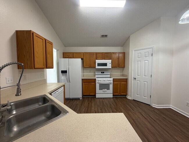 Building Photo - 9-B Wellham Ln.