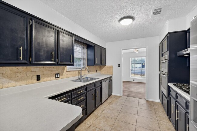 Building Photo - 2821 Metz Dr