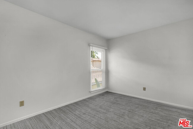 Building Photo - 4076 Tropico Way